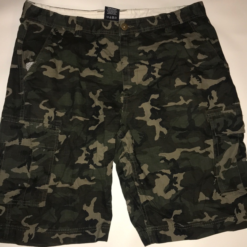 Army fatigue cargo shorts